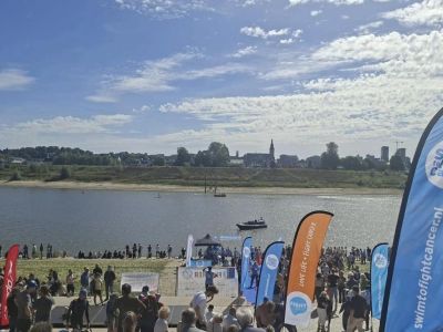 swim to fight cancer in de speigelwaal te Nijmegen